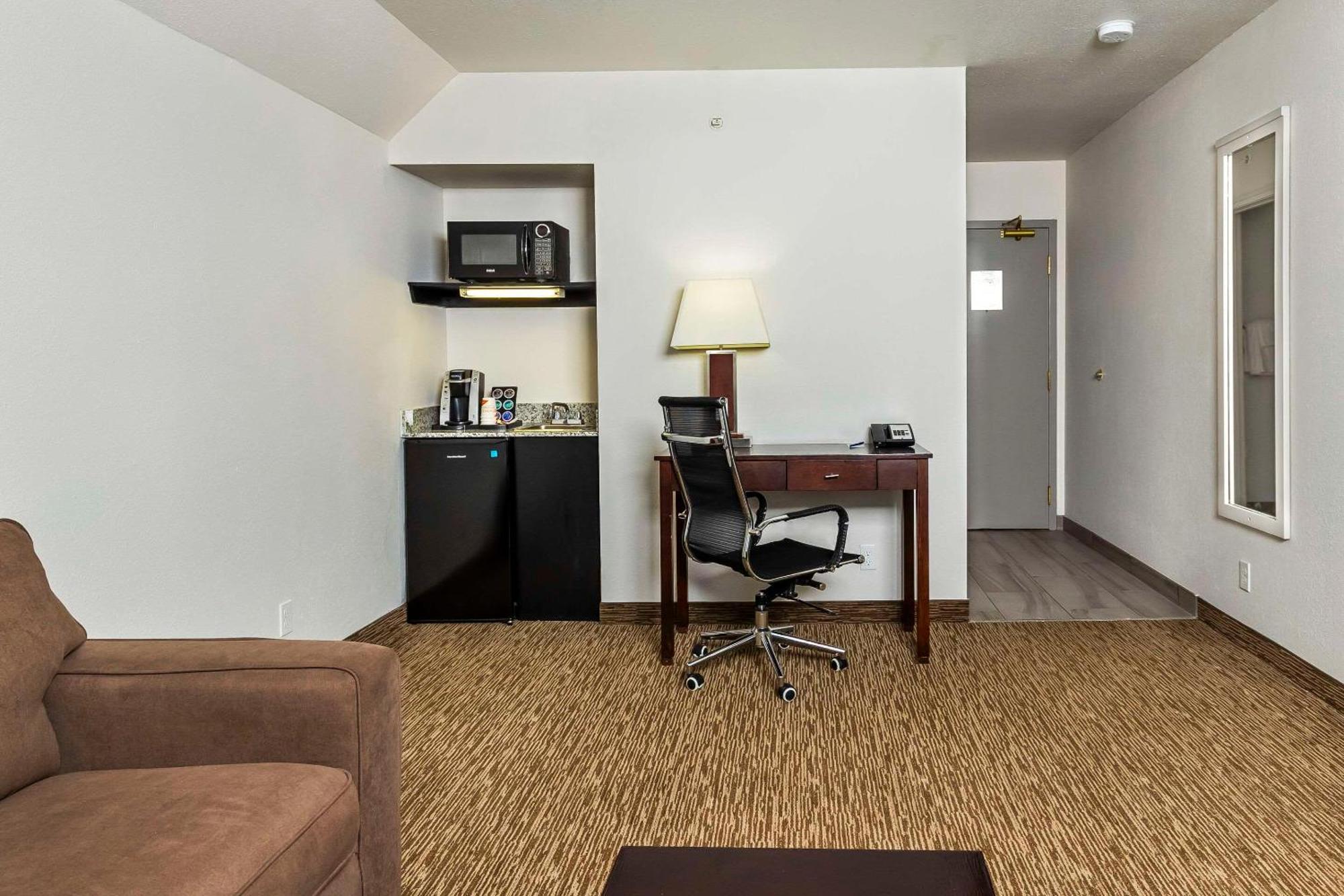 Comfort Inn & Suites Йорктон Экстерьер фото