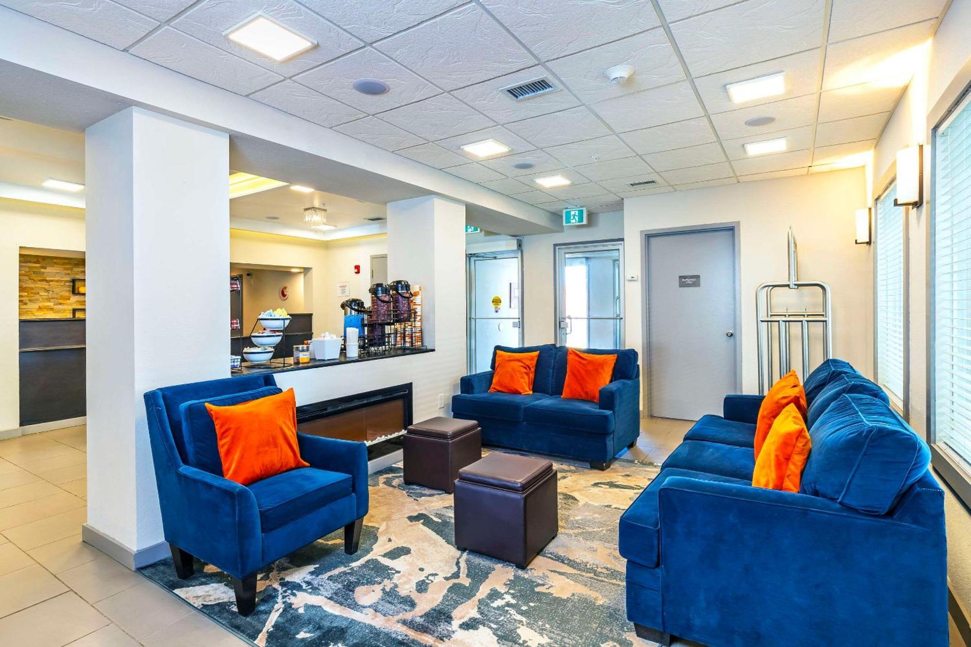 Comfort Inn & Suites Йорктон Экстерьер фото