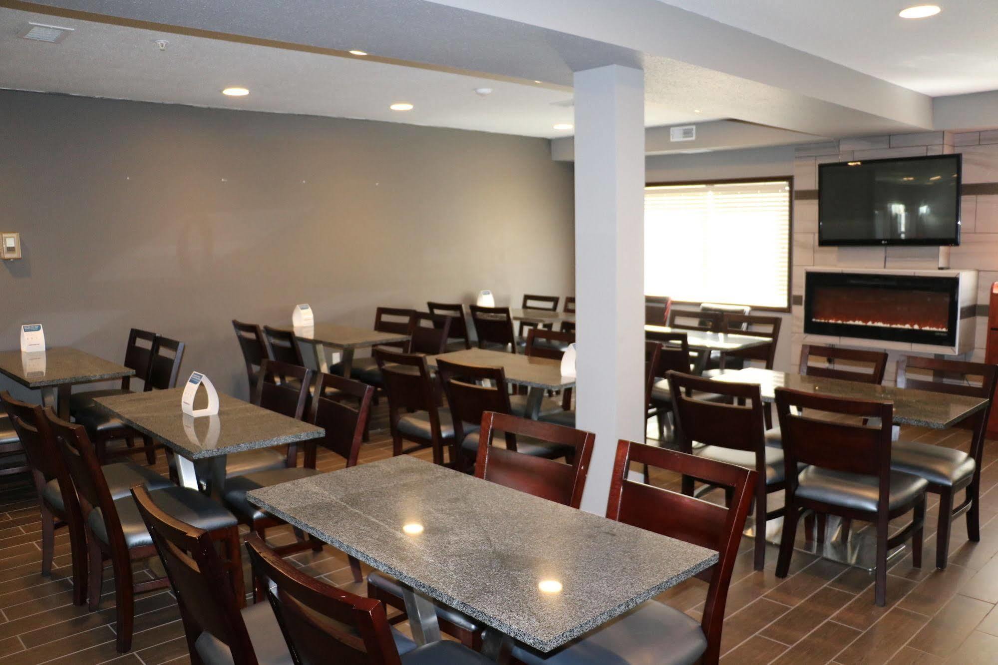 Comfort Inn & Suites Йорктон Экстерьер фото