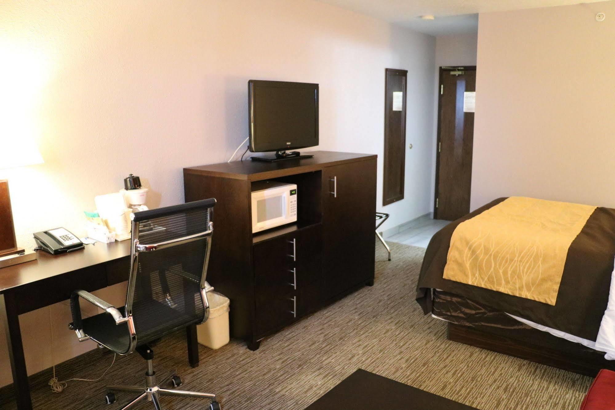 Comfort Inn & Suites Йорктон Экстерьер фото